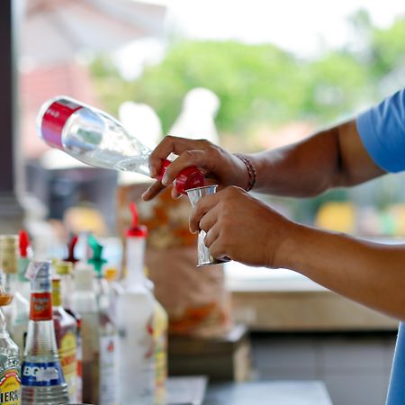 Puri Saron Hotel Seminyak Εξωτερικό φωτογραφία