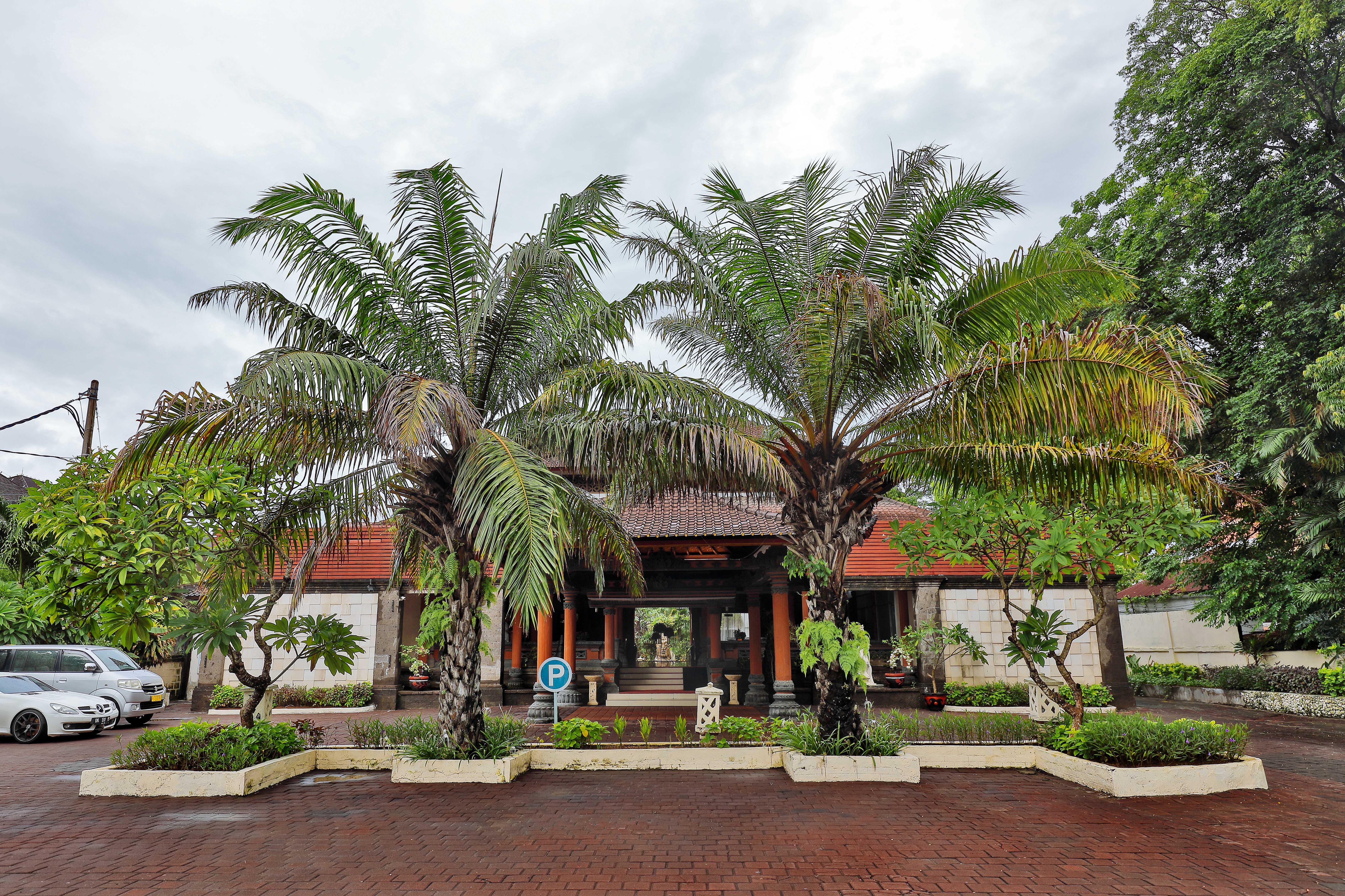 Puri Saron Hotel Seminyak Εξωτερικό φωτογραφία